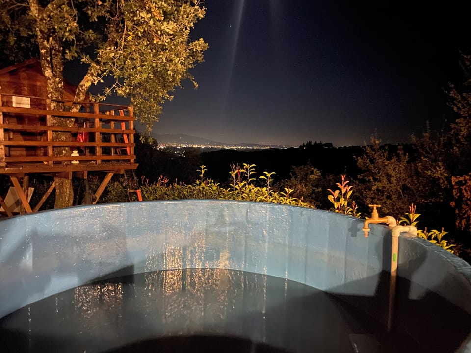 Outdoor spa tub