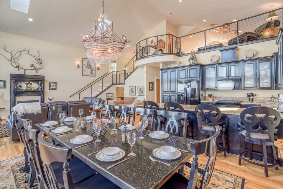 Dining with cutlery