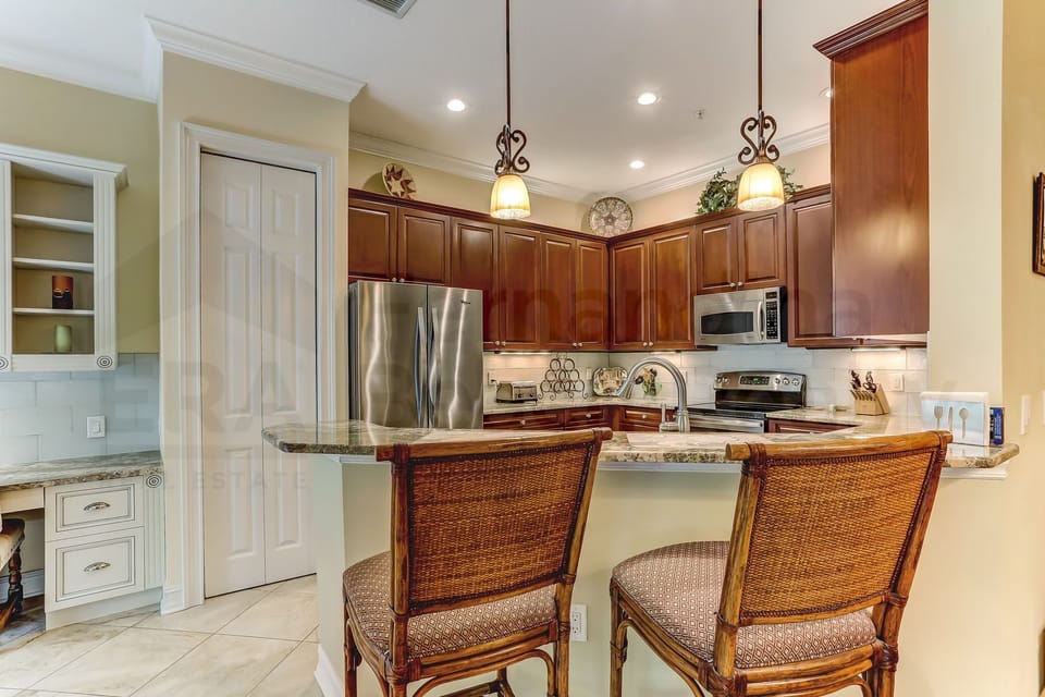 Kitchen/Breakfast Bar