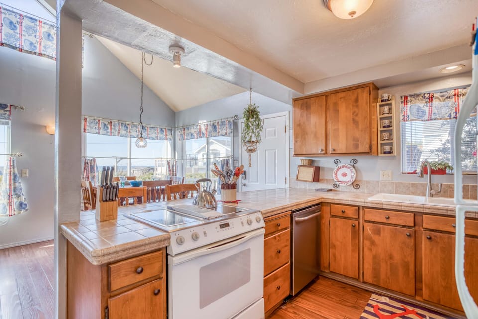 Kitchen with appliances