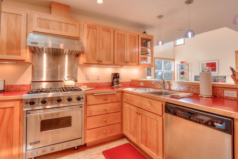 Kitchen with latest appliances