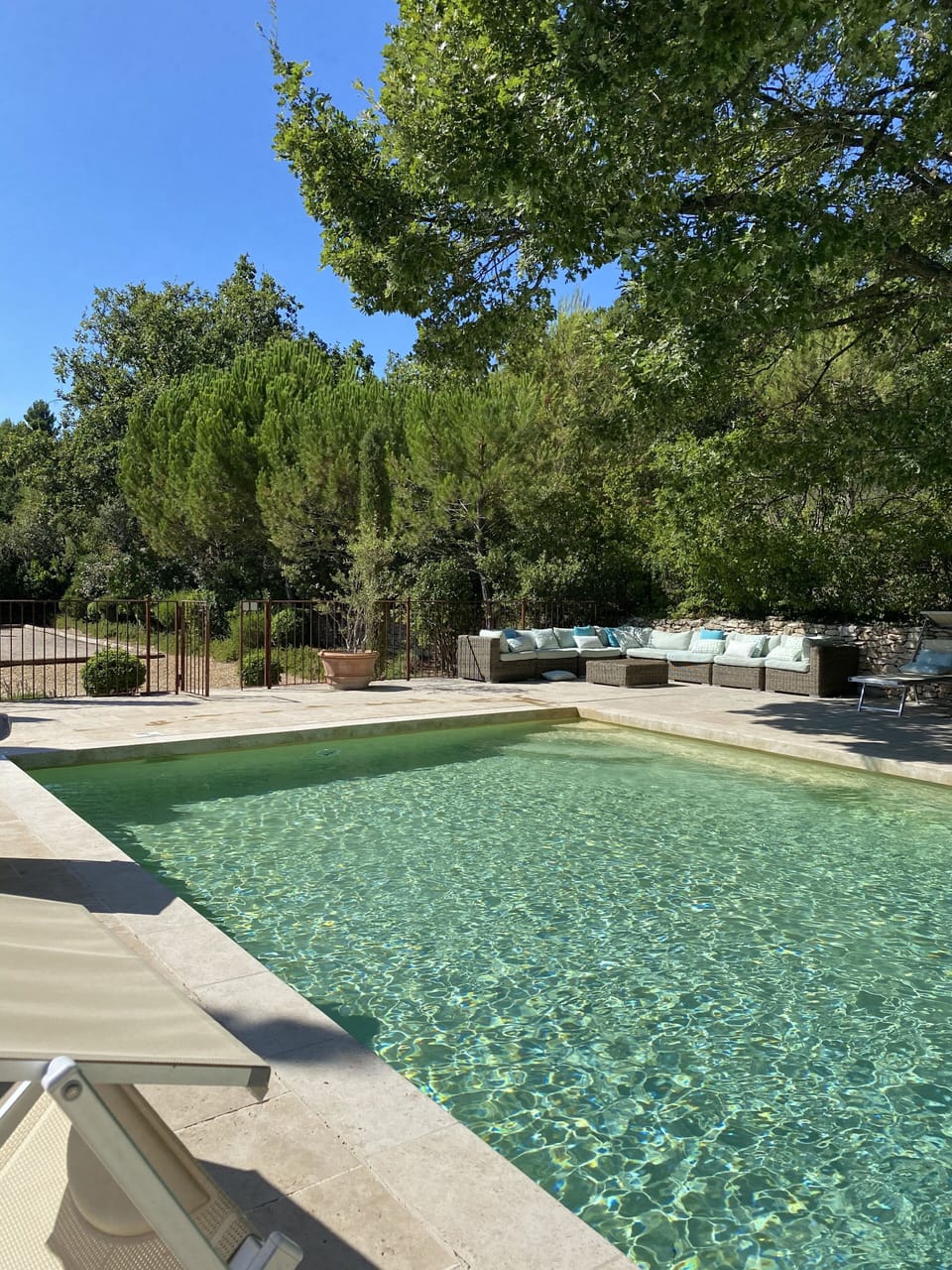 Pool seating 