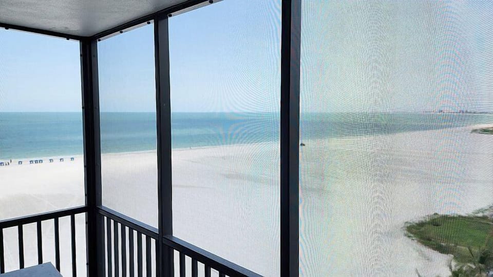 Guest Bedroom Lanai View