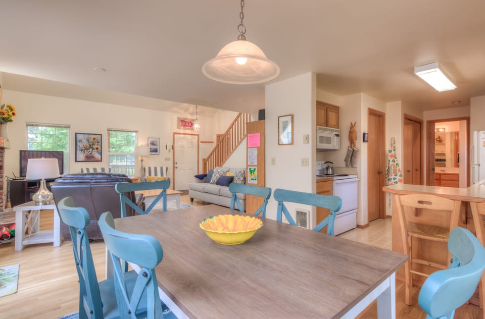 Floor 1 Dining Area with Living Room views