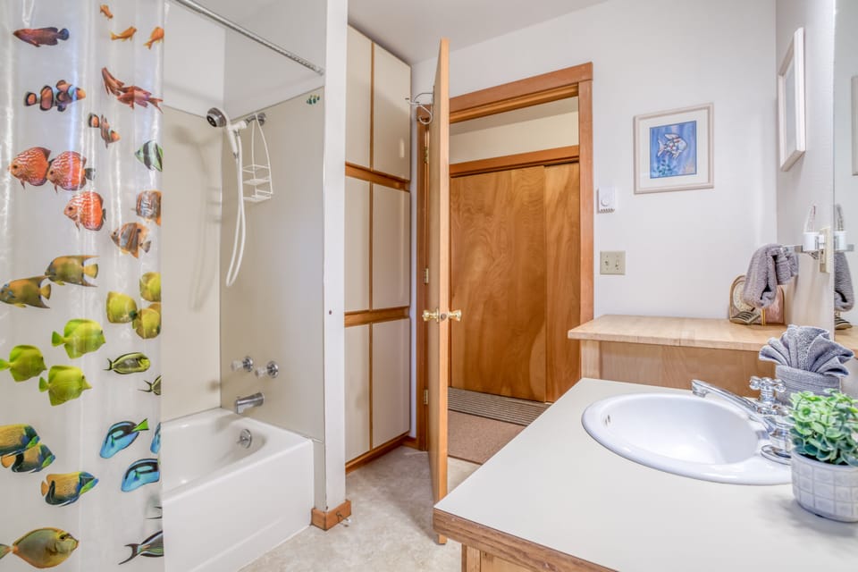Main Floor Full Bathroom