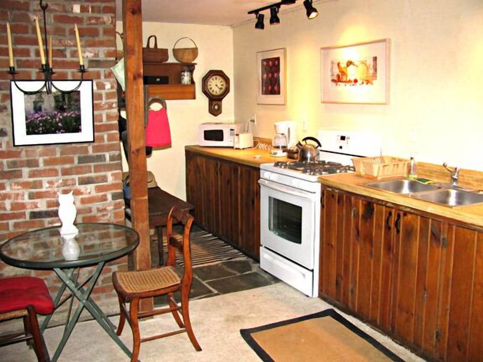 Large eat-in kitchen