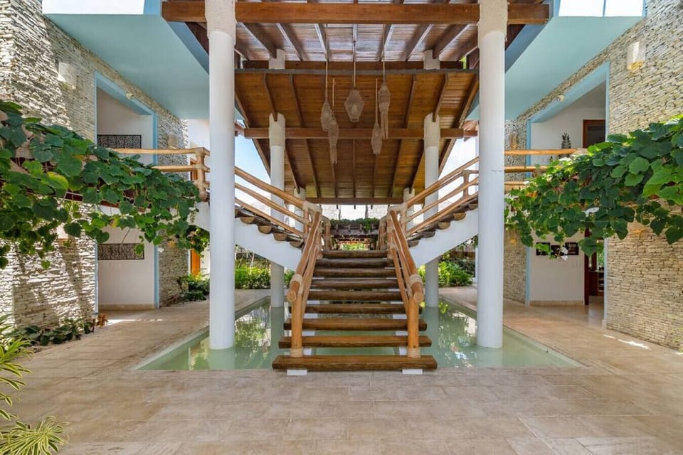 Villa Yarari 17: entrance hall with indoor water feature