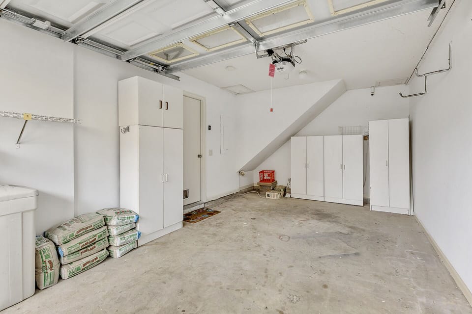 private attached one car garage