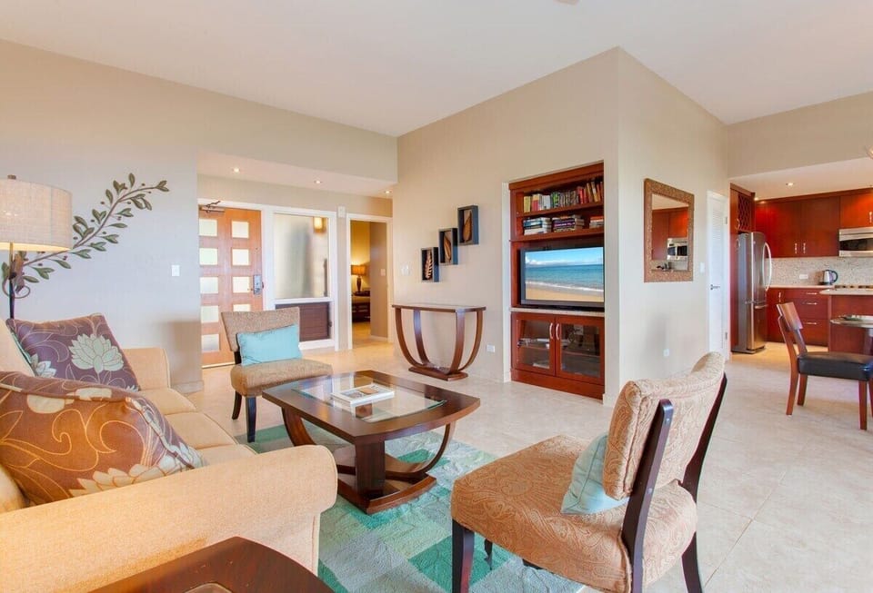 This spacious villa offers upgraded interiors and first-class ocean views