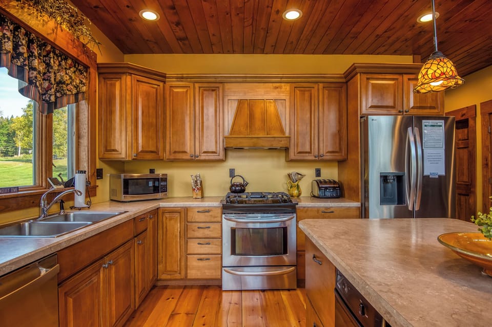 Fully Applianced Kitchen