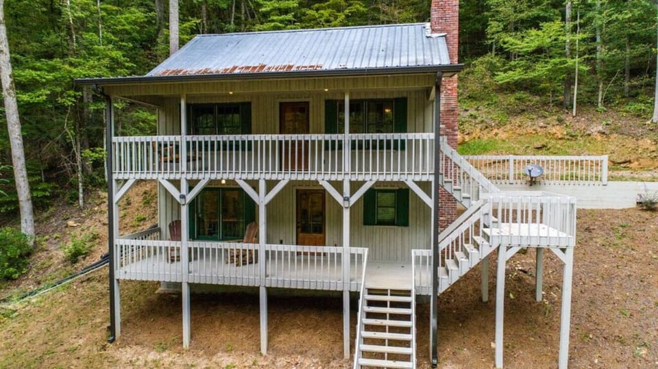 Creekside Cabin