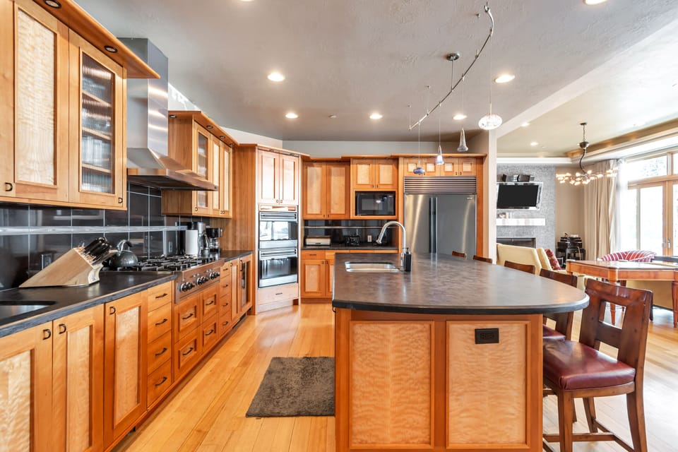 8 Kitchen