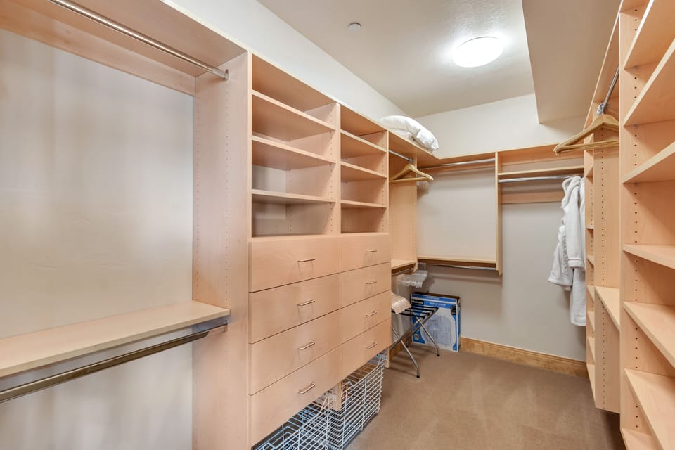 35 Master Bedroom Closet