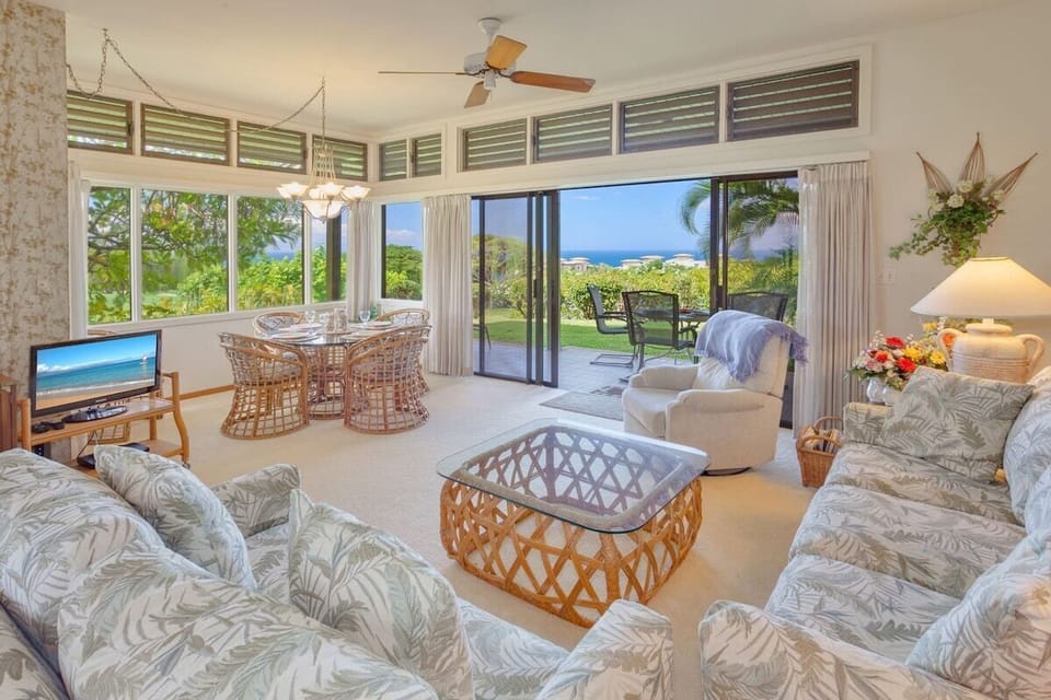 There is no better value on Maui- enjoy views of both Lanai and Molokai