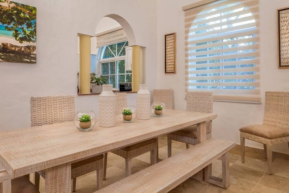 Roomy dining area for plenty of great food!