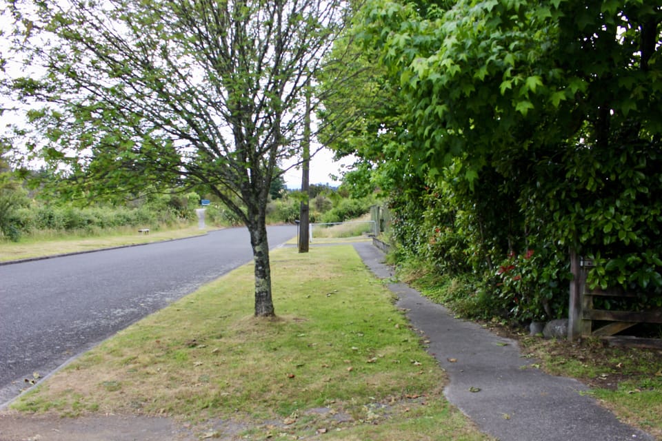 The Hydro Pool is a minute's walk away at the end of the road. 
