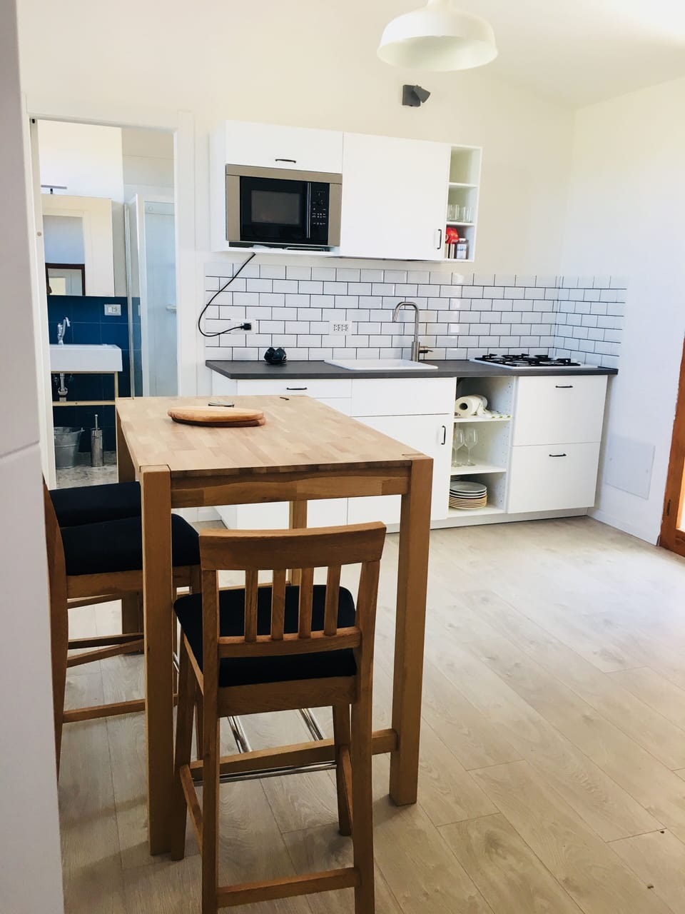 Fully fitted brand new kitchen 