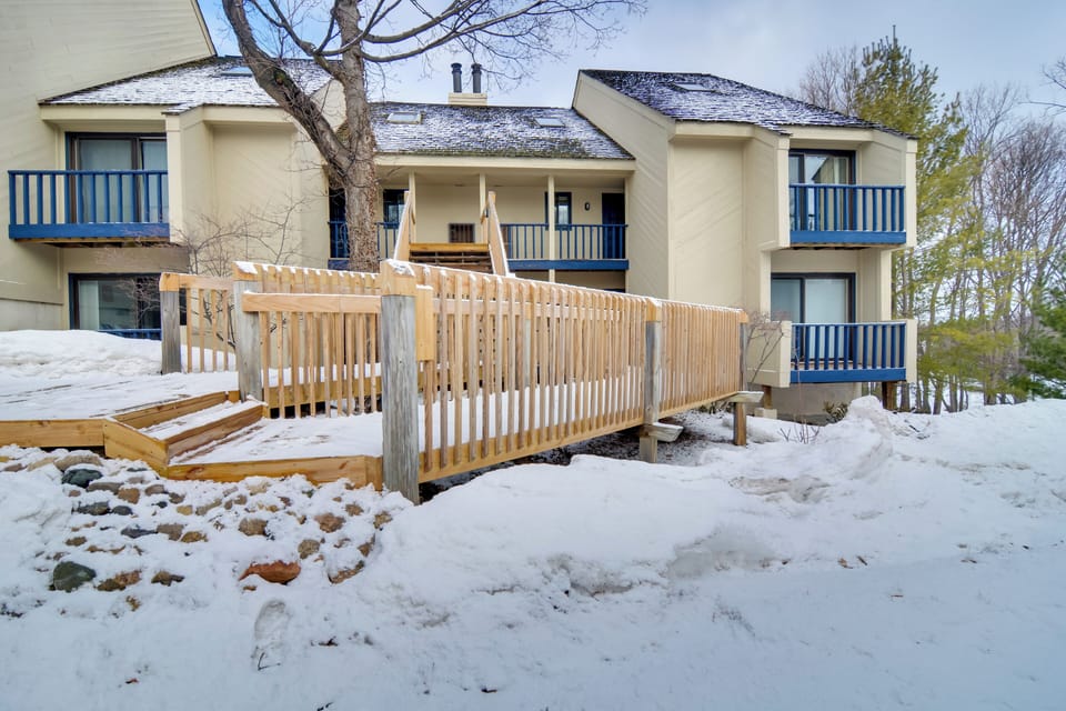 Building Exterior | Upper Floor Unit