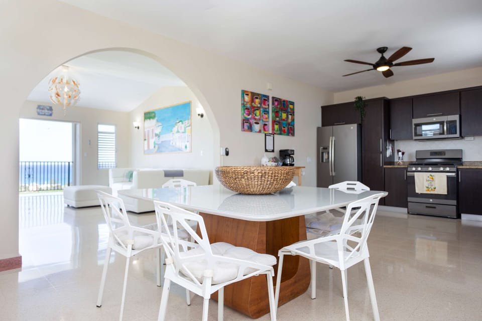 Ocean view dining for 6 of your closest amigos :)
