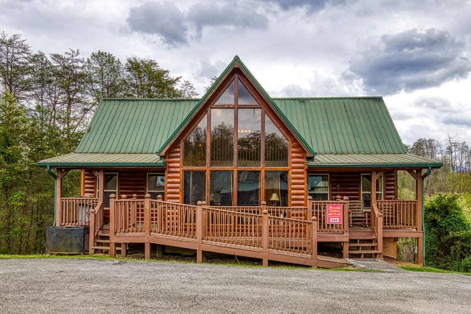 Pigeon Forge Log Cabin "Amazing Grace" 