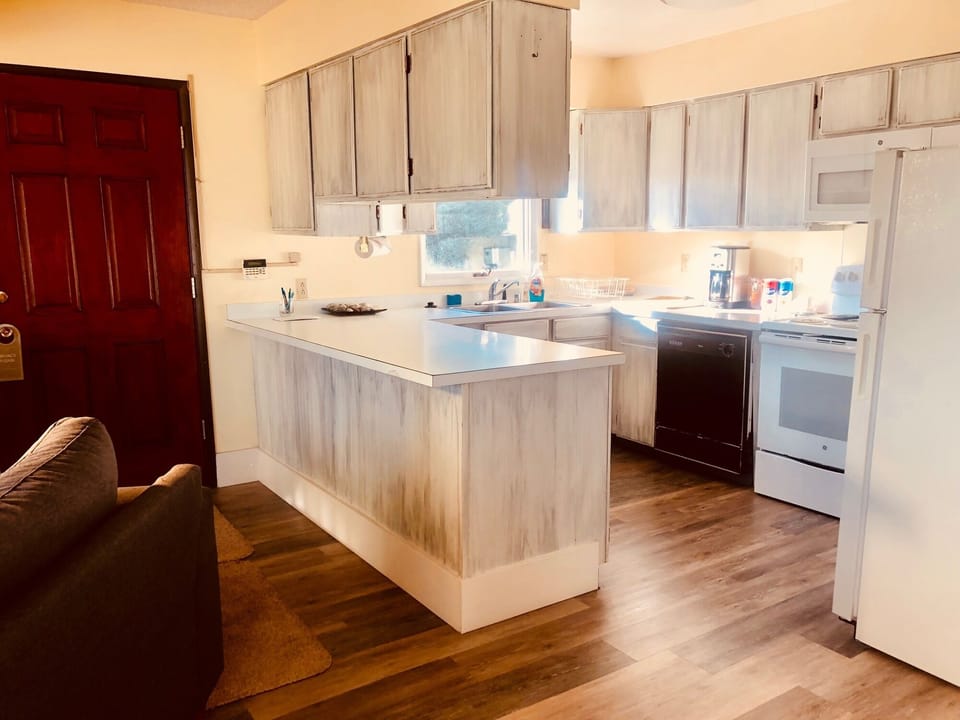 Woodside2023120Kitchen