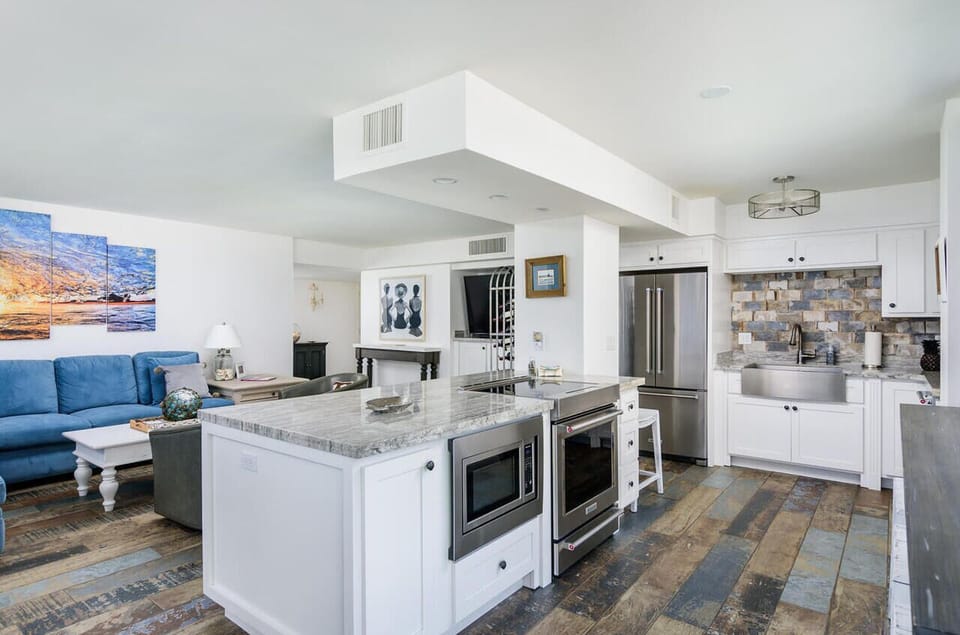 Kitchen / Living Room