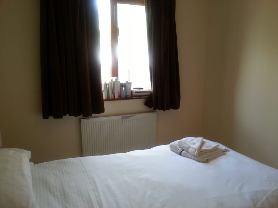 Ground floor single bedroom 