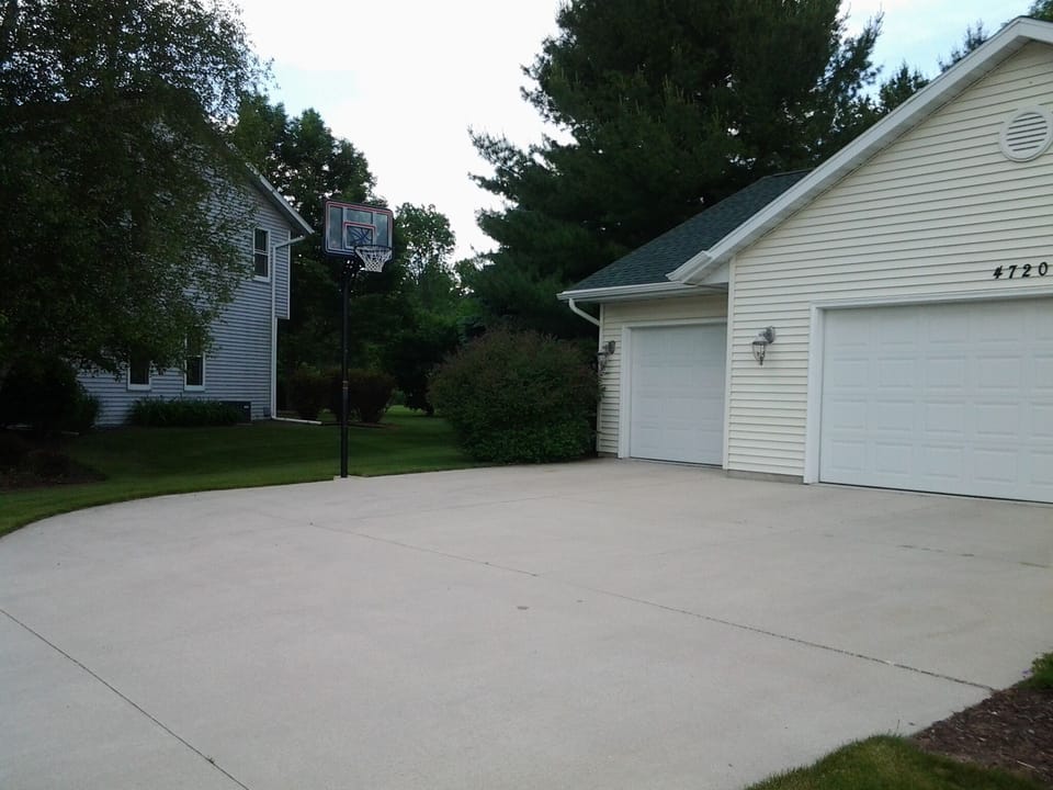 Basketball hoop