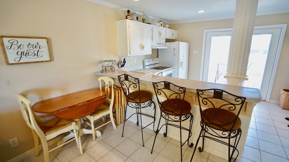 Bar Seating & Dining Table