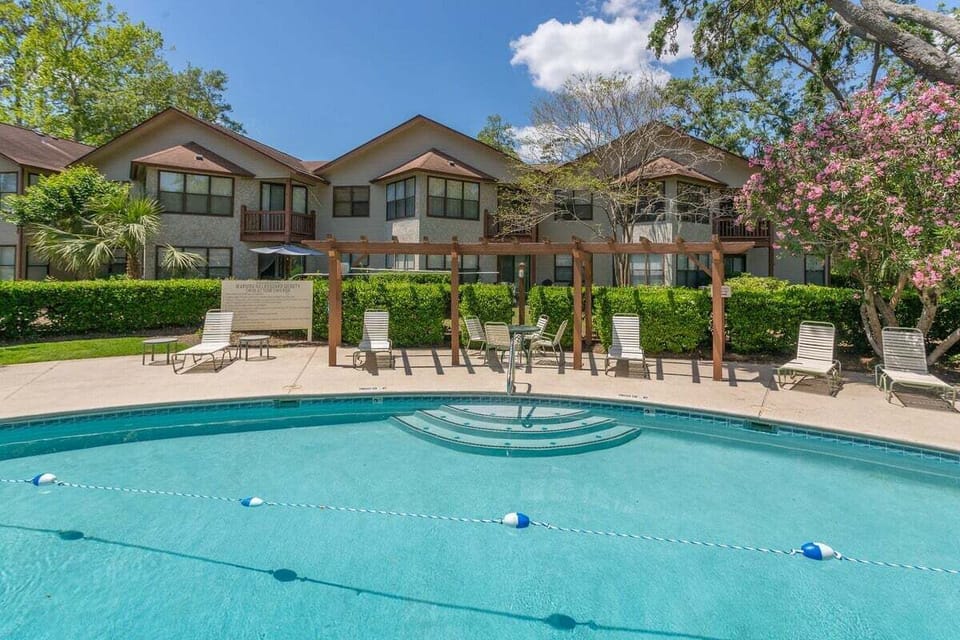 Harbour Oaks Pool