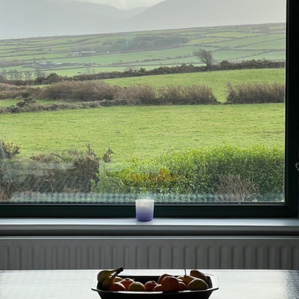 Dingle Bay View Holiday Home. Stunning views of Atlantic Ocean and Slieve Mish Mountains