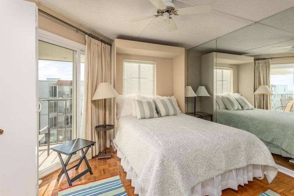 Beach Club 415 - Guest Bedroom