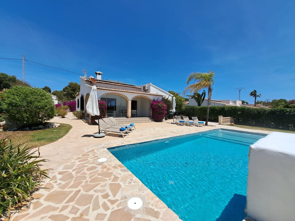 pool 9x4 m