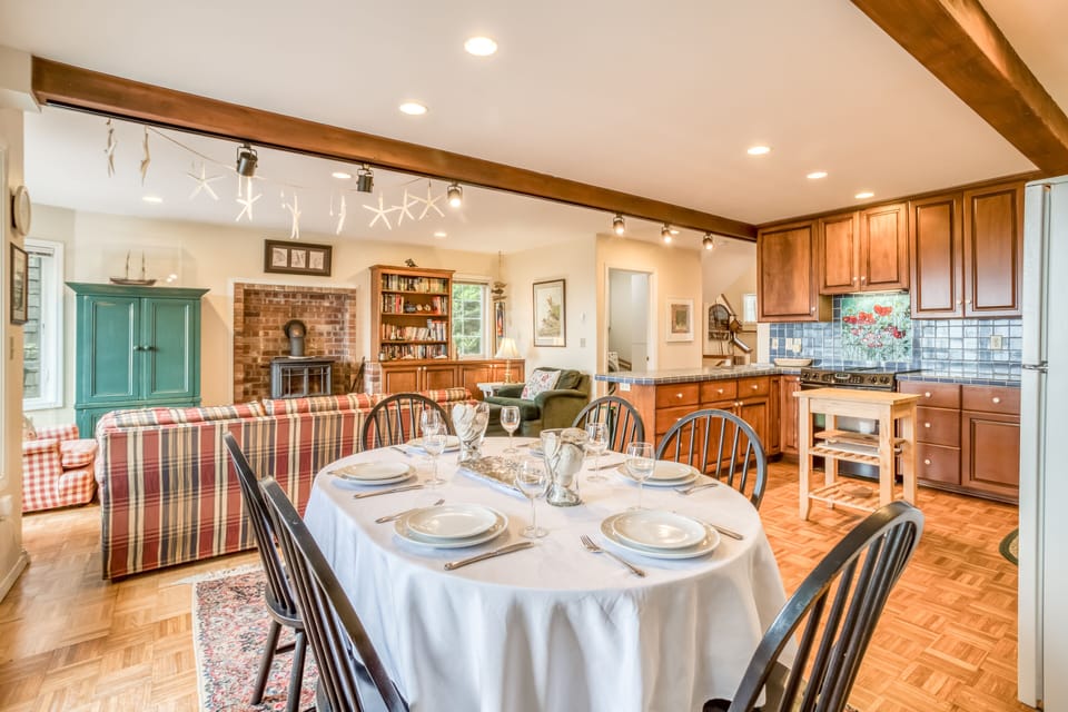 Dining with huge window panes