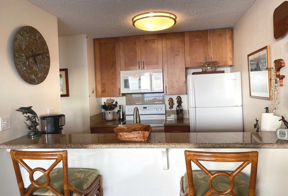 Beautiful kitchen with new fridge and dishwasher. 
Ample storage space. 