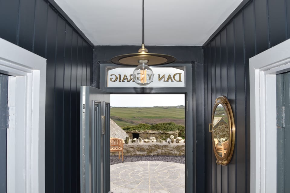 Welcome to Dan y Graig