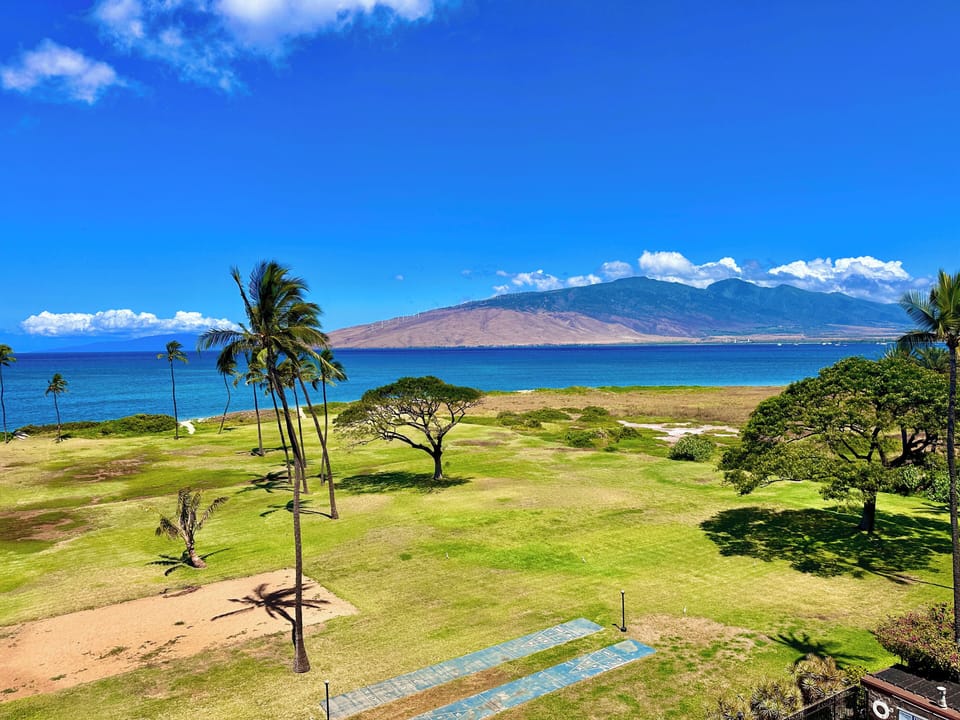 Vast complex grounds in paradise