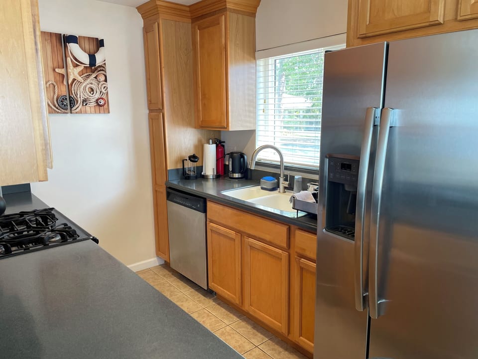 full size appliances including dishwasher