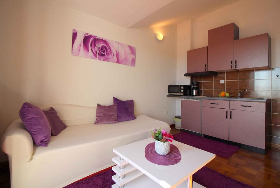 living/bedroom