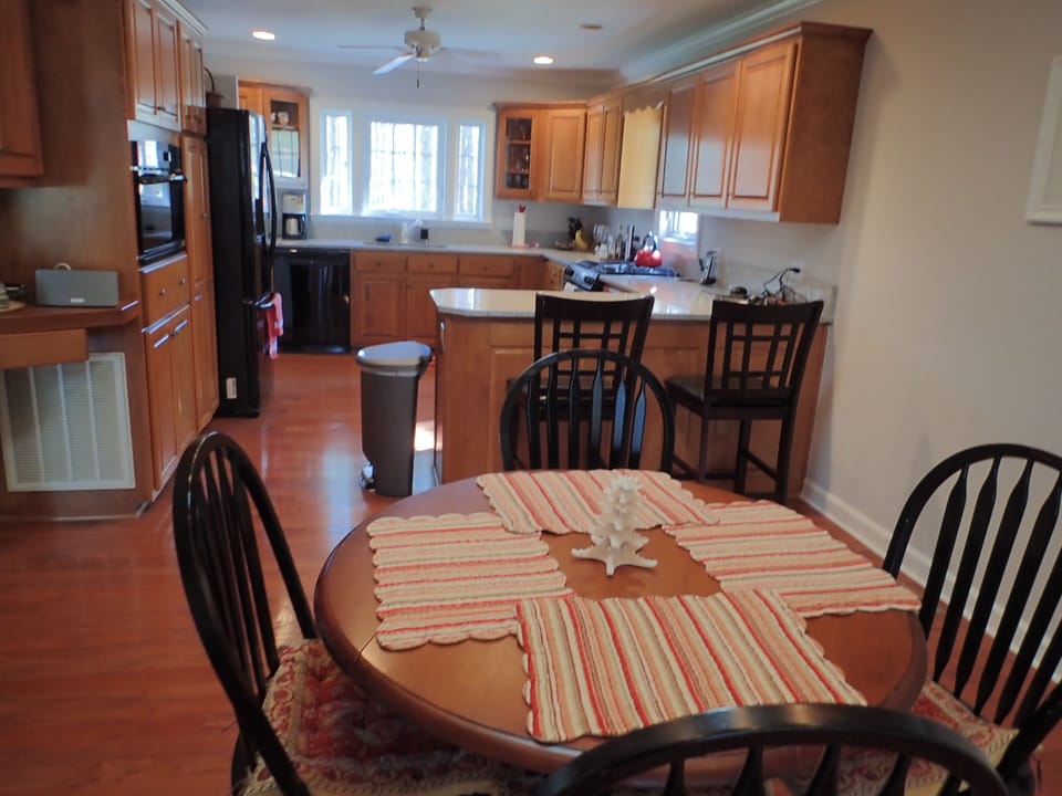 Kitchen / dining