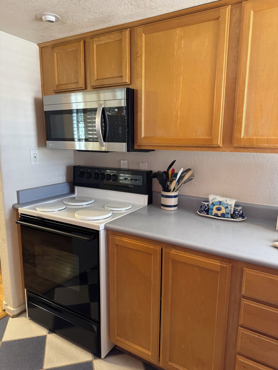 Kitchen equipped with all your needs. 