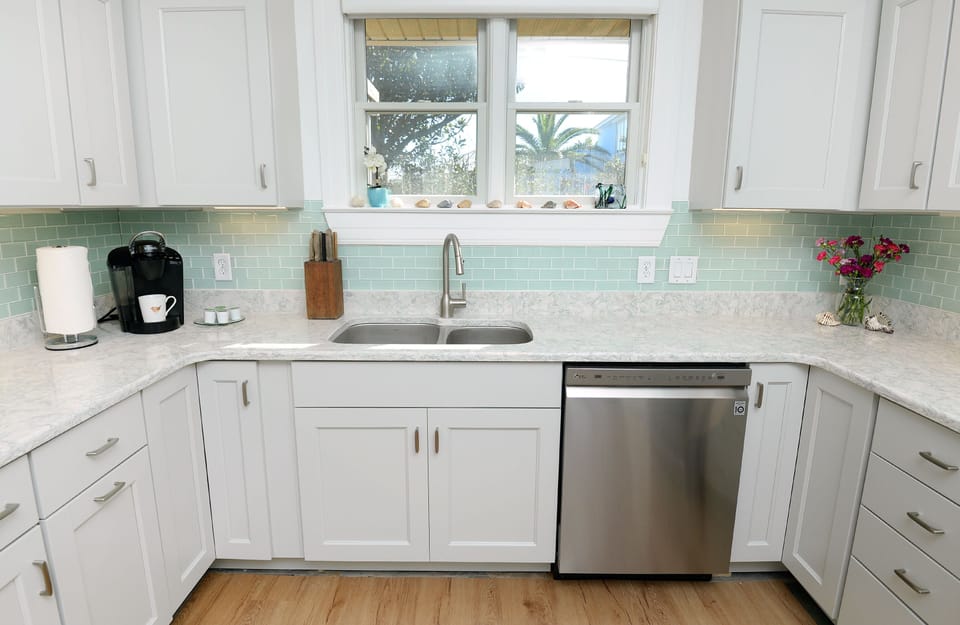 Entire kitchen upgraded in 2022. New cabinets and countertops.