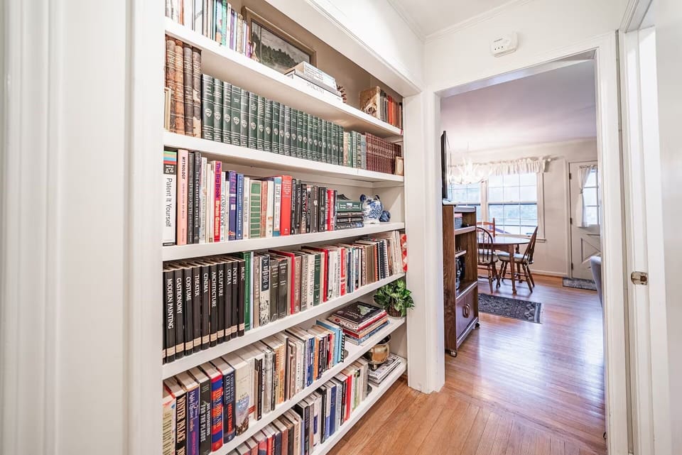 Full Library for book lovers.