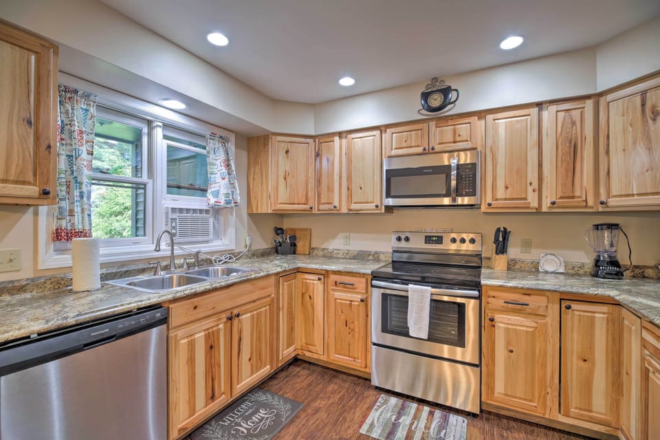 Kitchen | Cooking Basics | Free WiFi