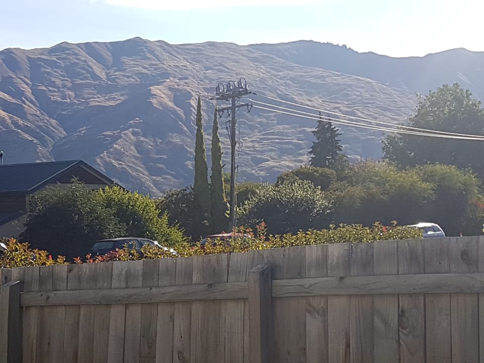 View of Mt Alpha and Roy's Peak from the BBQ area out the back.