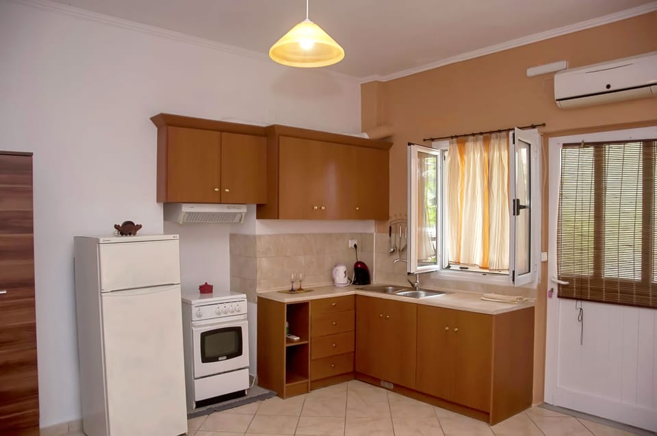 The kitchen offers everything to have breakfast or to prepare a meal