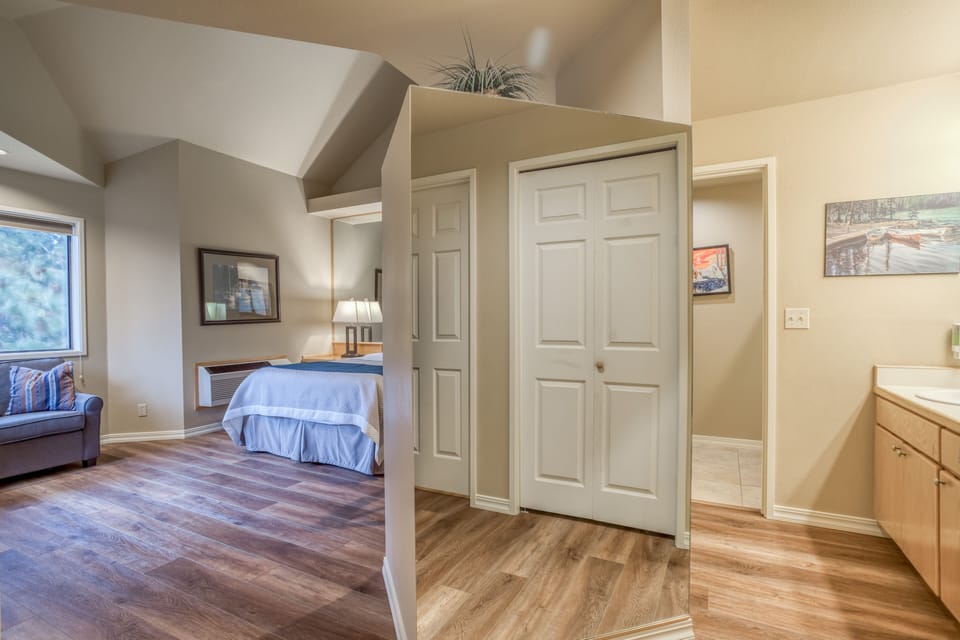 15-River Ridge 421B