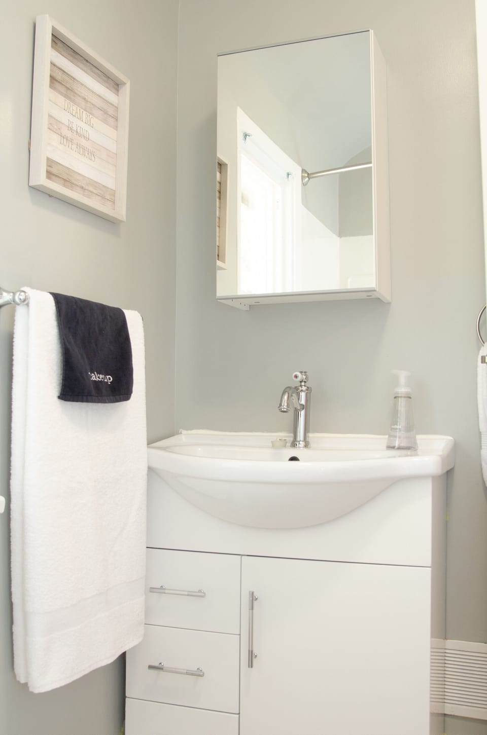 Lots of fluffy white towels, shampoo, conditioner and body wash in the bathrooms