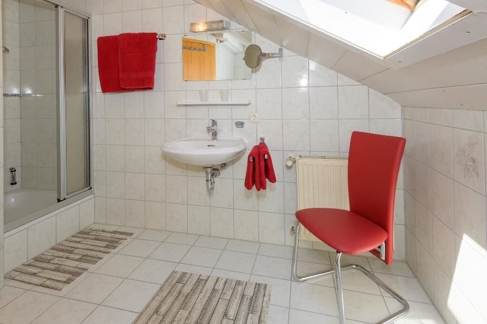 55qm große, komfortabel ausgestattete 3-Sterne FeWo für 2 Personen Apartment in Bavaria