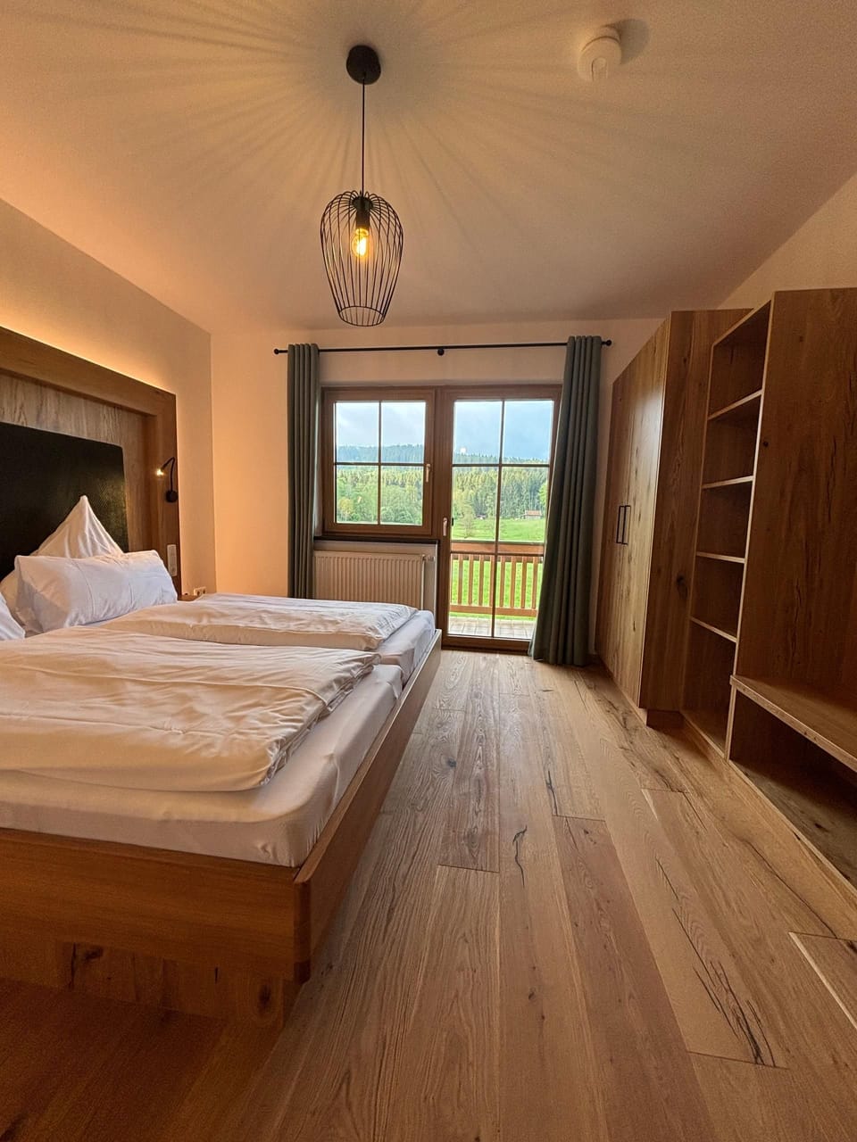 Großzügige im Bayerischen Landhausstil eingerichtete Ferienwohnung Apartment in Bavaria